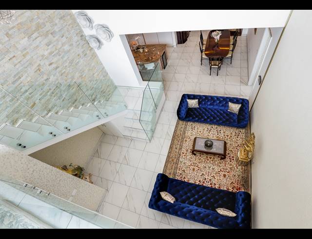4 BEDROOM PENTHOUSE FOR SALE IN MORNINGSIDE